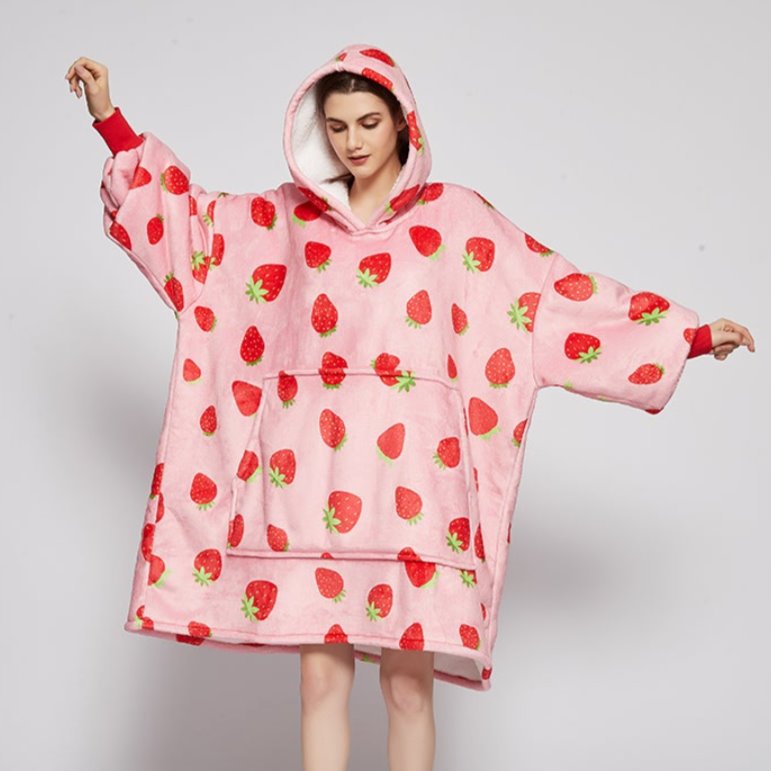 🍓🩷 STRAWBERRY BLANKET HOODIE