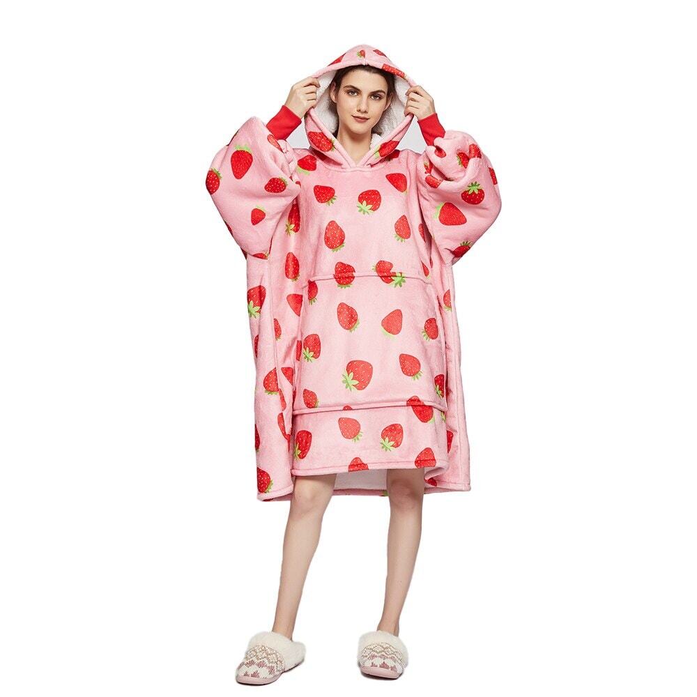 🍓🩷 STRAWBERRY BLANKET HOODIE
