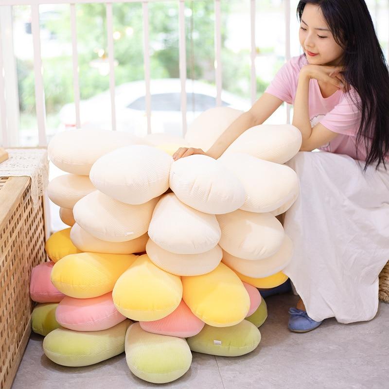 🌼🩷 PASTEL DAISY CUSHION