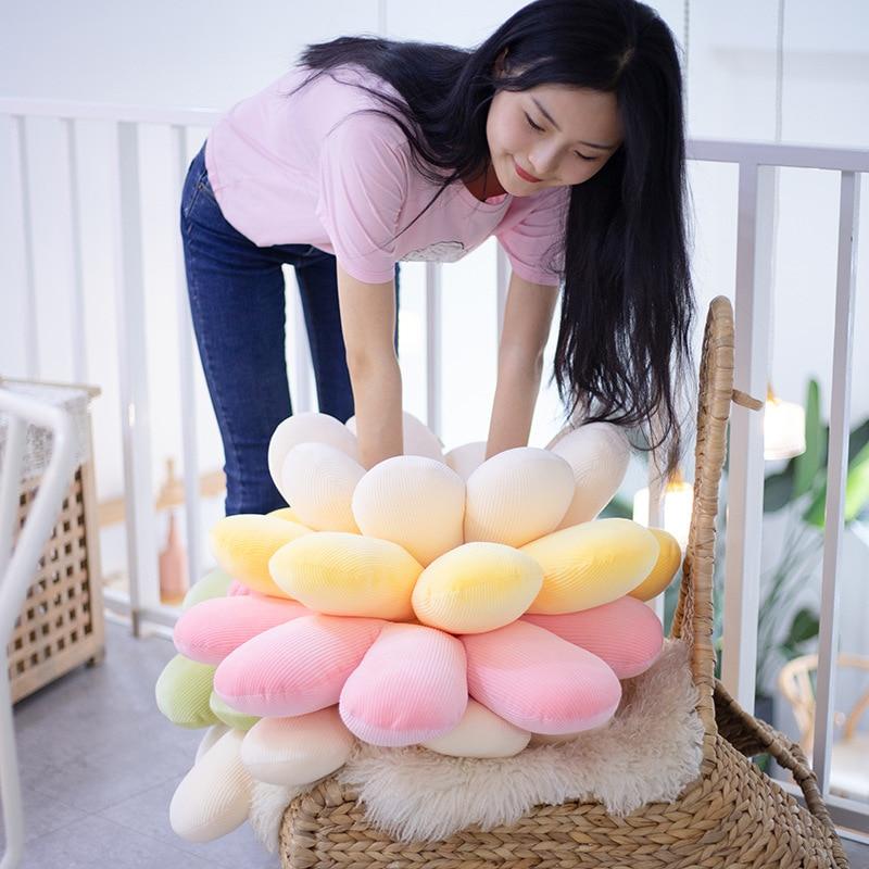 🌼🩷 PASTEL DAISY CUSHION