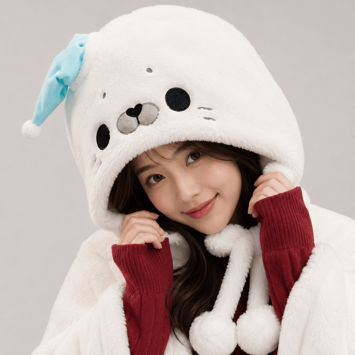 🦭🤍 FLUFFY WHITE SEAL HOODED BLANKET CAPE